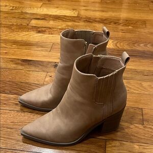 Universal Thread Tan Ankle Booties